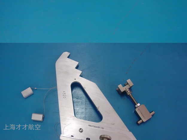 襟翼安装工具