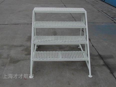 四踏步